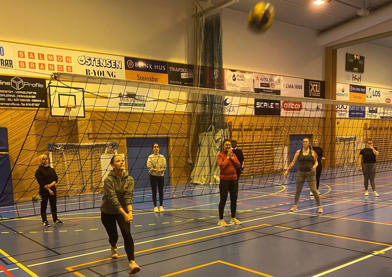 Volleyballkamp mellom vg1 studspes og kombiklassen