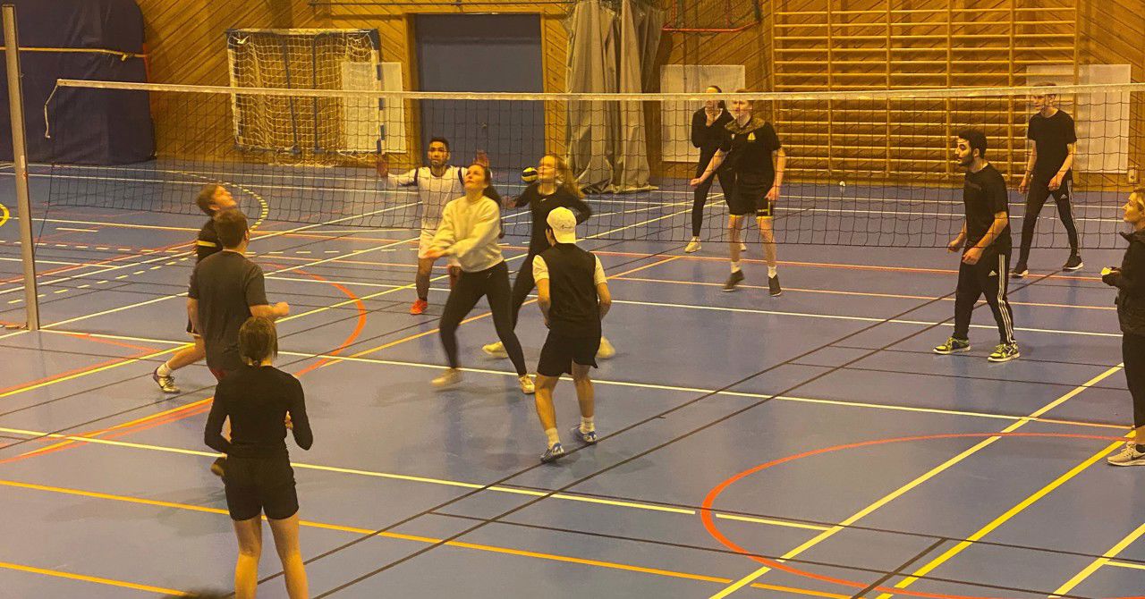 Volleyballkamp mellom 2b og 2a