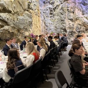 Avgangselevane samla i Amfisalen